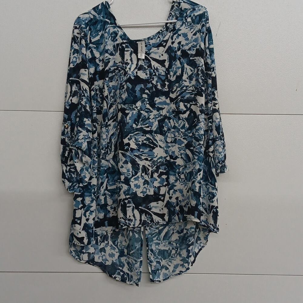 EUC Pure Energy 2x Blue White Roll Tab Sleeves Slit Back Top